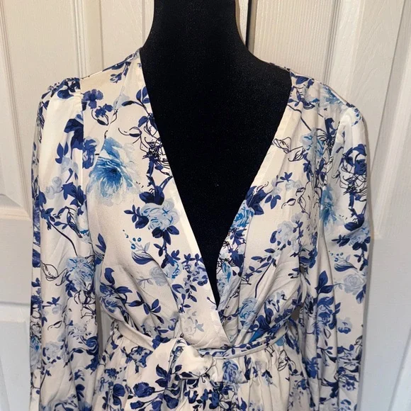 SHEIN Blue Floral Long Sleeve Dress - Picture 3 of 15